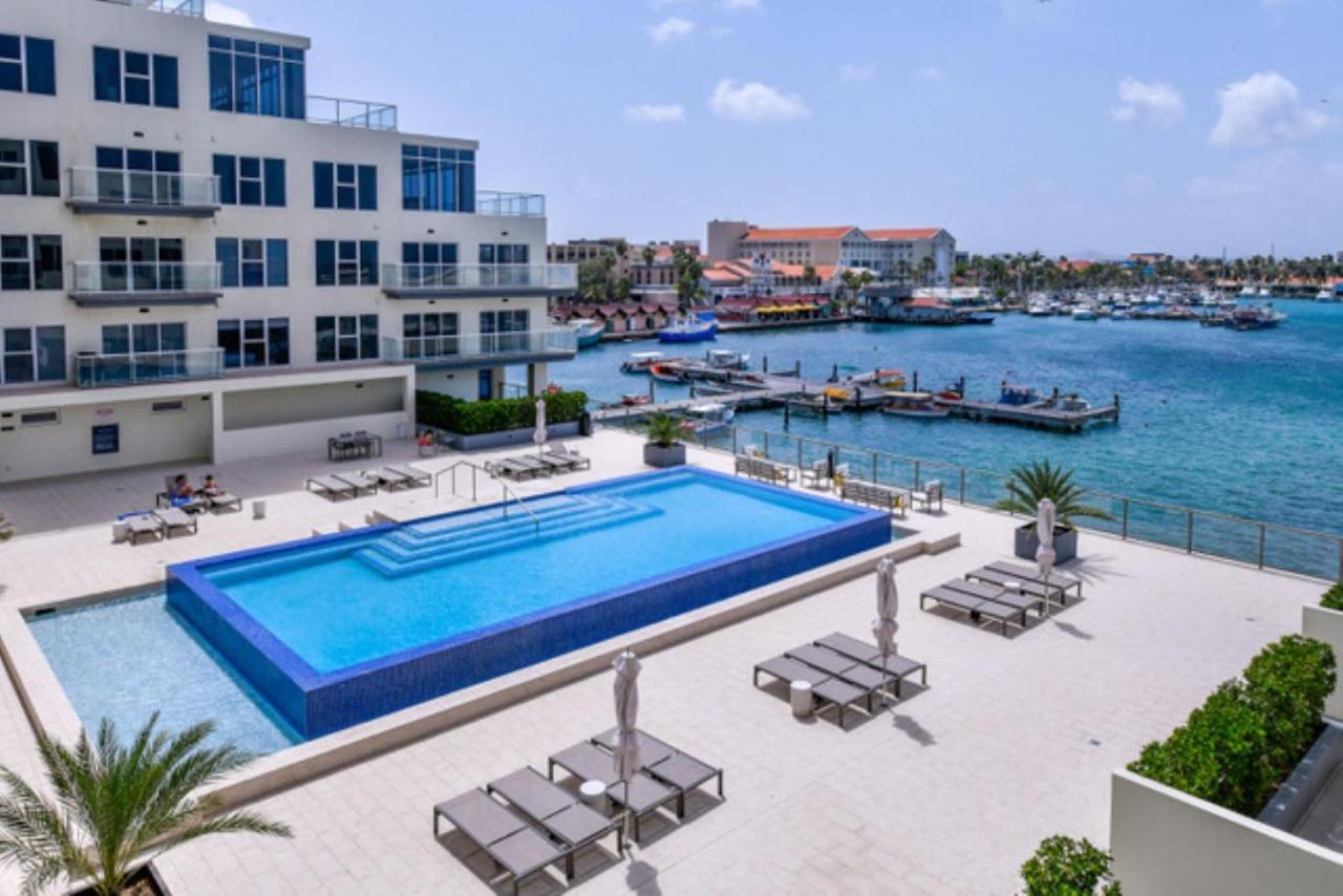 Stylish Luxury Condo, Central Location, Ocean View, Pool, Gym Oranjestad Exterior photo