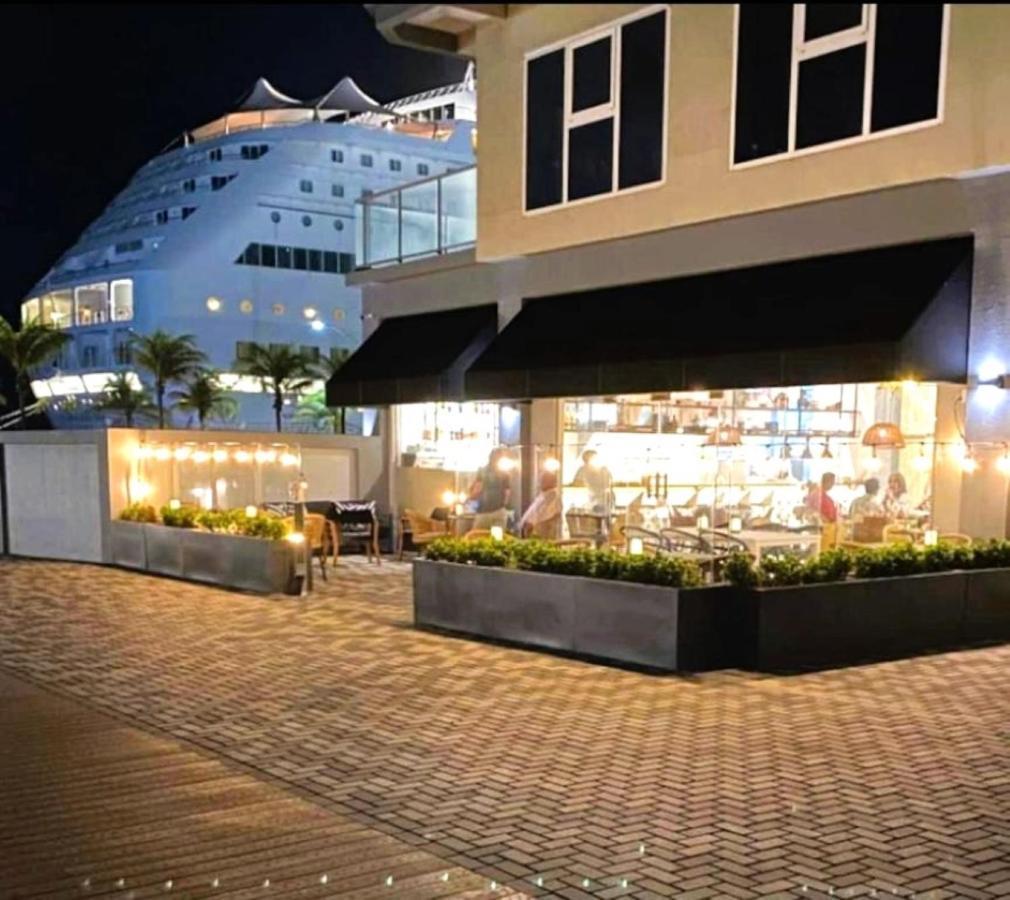 Stylish Luxury Condo, Central Location, Ocean View, Pool, Gym Oranjestad Exterior photo